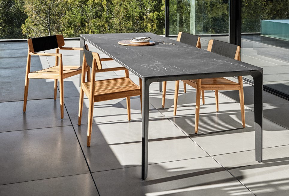 Carver Dining Table - Nero / Meteor
